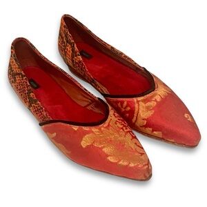 MERE Handcrafted Brocade Contrast Texture Snakeskin Pointed Toe Wood Heel Flats